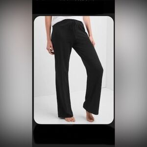GAP wide leg lounge pants. Tag less.